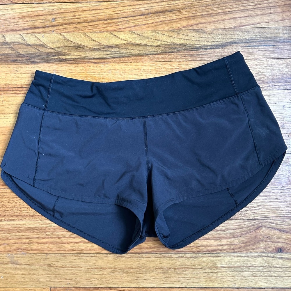 Lululemon Low-Rise Speed Up Short